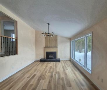 Magnifique maison entièrement rénovée à Sainte‑Adèle à louer - Photo 1