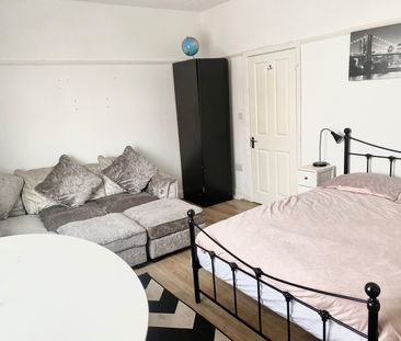 Room in a Shared Flat, Portland Road, BN3 - Photo 5