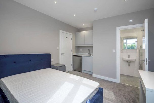 Goldhawk Road, Stamford Brook, London, W6 studio to rent - Photo 1
