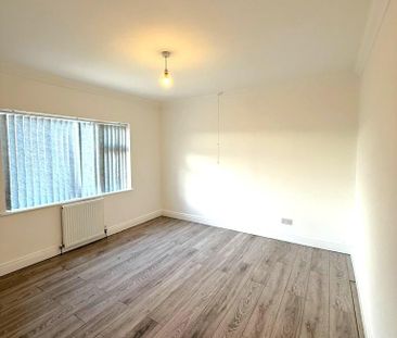 4 bedroom semi-detached house to rent - Photo 3