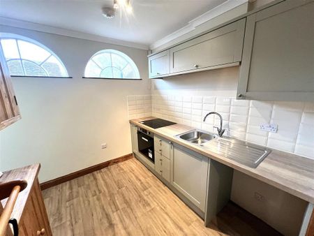 1 bedroom semi-detached house to rent - Photo 3