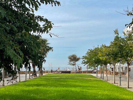 Apartamento primera planta sin amueblar, 3 dormitorios, parking, al lado del mar, El Molinar. - Photo 5