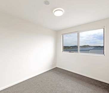 Top Floor Unit! - Photo 3