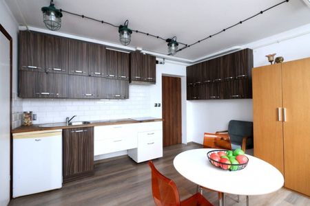 Kawalerka w kameralnym budynku na Zaciszu 20 m² - Photo 4