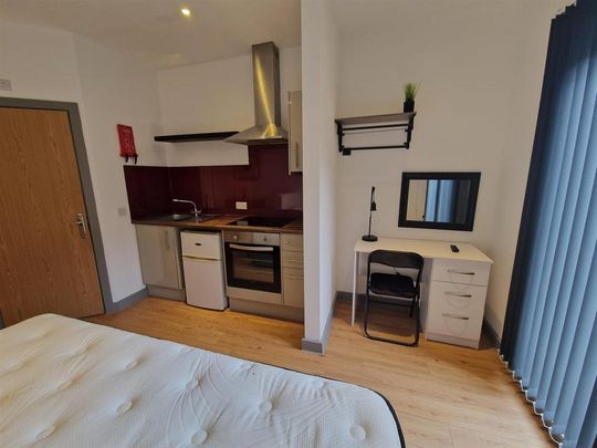 Studio to rent - Photo 1