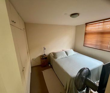 Elizabeth Bay - Photo 2