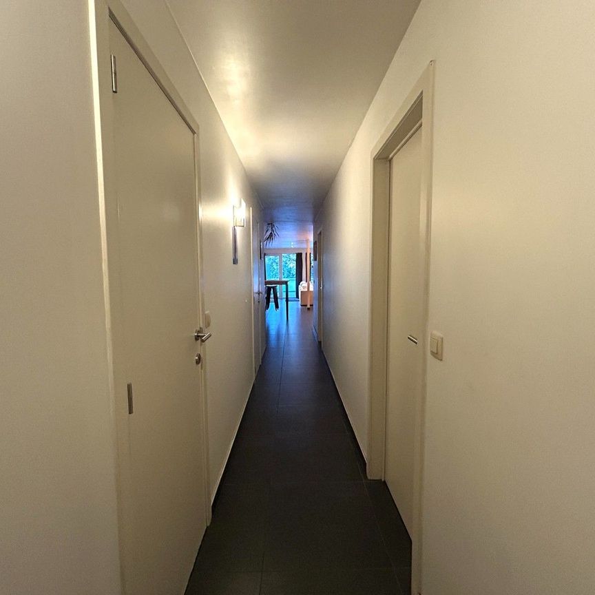 Instapklaar 2-slaapkamerappartement nabij centrum Oostrozebeke! - Foto 1