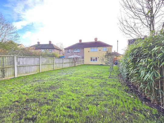 3 bedroom semi-detached house to rent - Photo 1