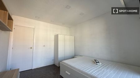 valencia, Valencian Community 46021 - Photo 2