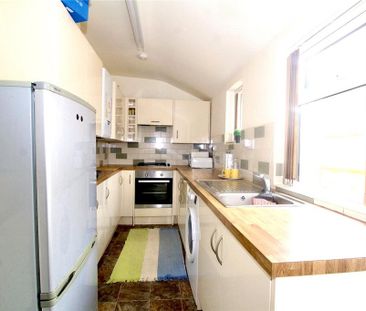 3 bedroom end of terrace house to rent - Photo 5