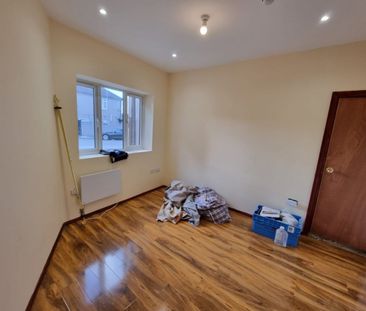 Room in a Shared House, Chudleigh Crescent, IG3 - Photo 6