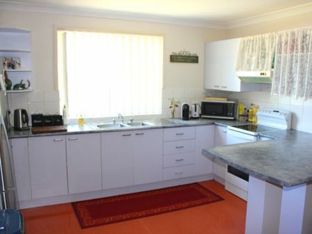 Family Home - Photo 2