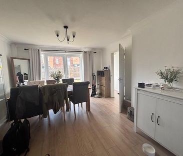 3 bedroom detached house to rent - Photo 2