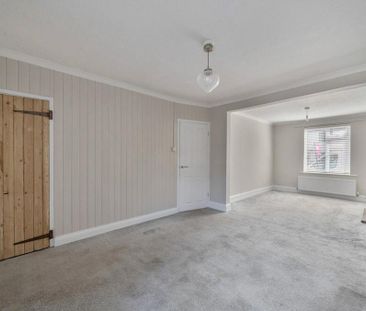 3 bedroom end of terrace house to rent - Photo 3