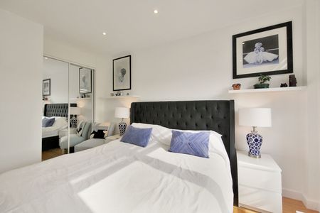 1 Bed Penthouse, Walworth Road, SE17 - Photo 5