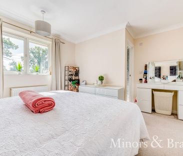 3 bedroom detached house to rent - Photo 5