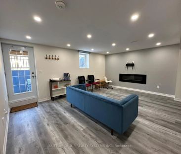 Detached Home For Lease | W9229201 - Photo 5