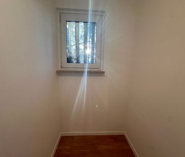 Moderne 4-Zimmer-Wohnung mit Balkon in Nürnberg - Foto 3