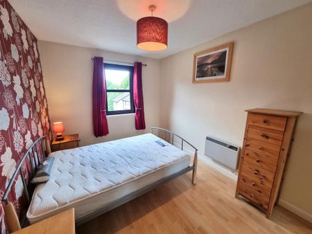 2 bedroom flat to rent - Photo 3