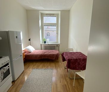 1 rum med kokvrå S:a Järnvägsgatan 11 - Photo 1