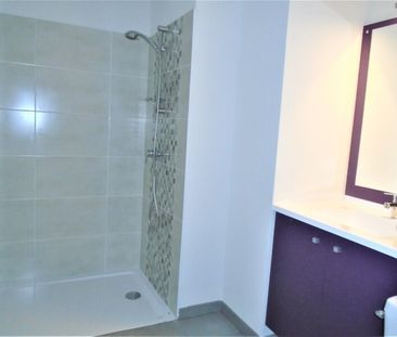 Location Appartement 2 pièces 40m² ST ANDRE DE CUBZAC 33240 - Photo 3