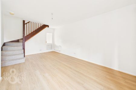 Spruce Crescent, Poringland, Norwich - Photo 2
