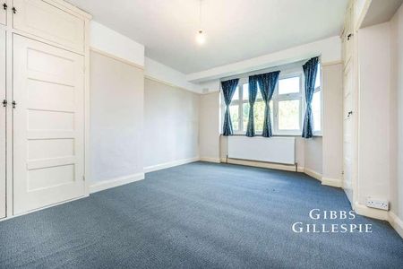 The Lawns, Pinner, HA5 - Photo 3