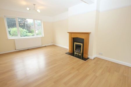 3 Bedroom House to rent - Photo 3