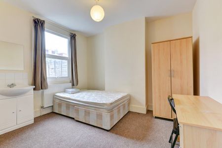 6 bedroom house to rent - Photo 4