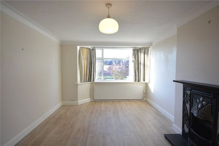 Stoneleigh Crescent, Epsom, Surrey, KT19 0RP - Photo 2