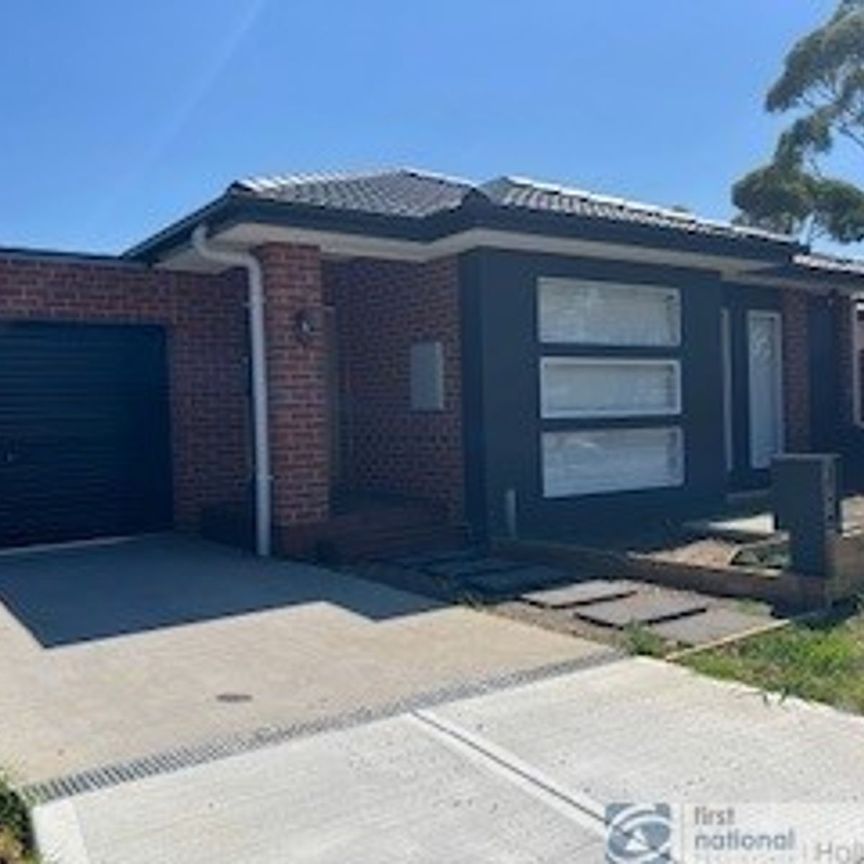 1 Goldfinch Court, Carrum Downs - Photo 1