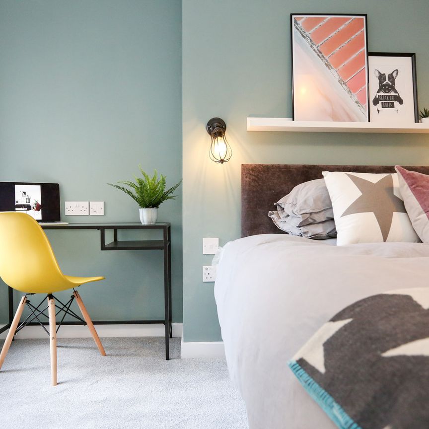 7 Bed All Ensuite Professional HMO - Photo 1
