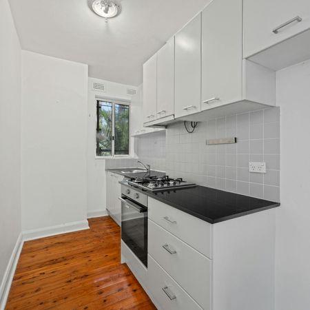 MODERN TRANQUIL HARBOUR FRONT APARTMENT - Photo 3