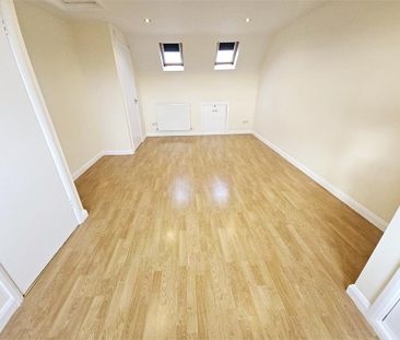 4 bedroom semi-detached house to rent - Photo 5