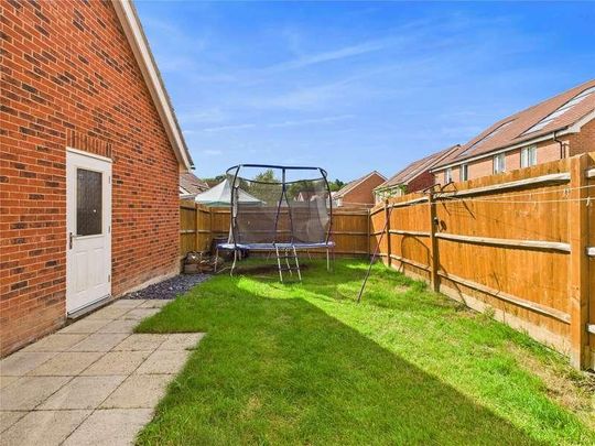Jade Way, Crawley, West Sussex, RH10 - Photo 1
