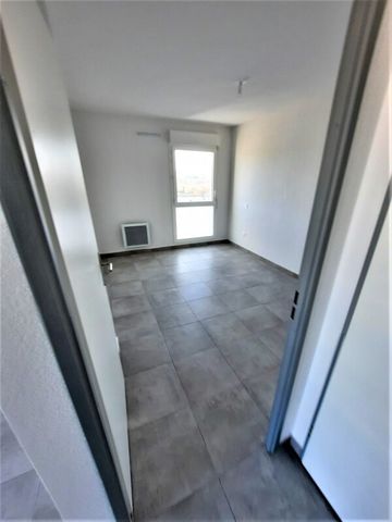 Location Appartement 3 pièces 59m² NIMES 30000 - Photo 4