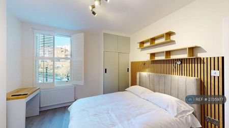 1 bedroom in a house share to rent - Photo 2