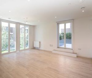 2 Bedrooms Flat to rent in Blyth Road, Hayes UB3 | £ 372 - Photo 1