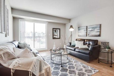 One Bedroom One Bath - Photo 3
