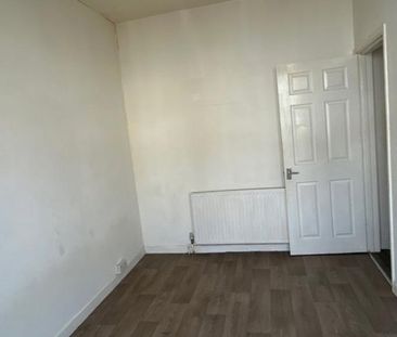 1 bedroom ground floor flat to rent - Photo 2
