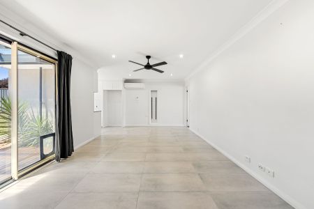 11 Gasking Close, Dunlop ACT 2615 - House For Rent | Domain - Photo 3