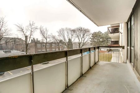 Bayview Square — 2 Bedroom - Photo 4