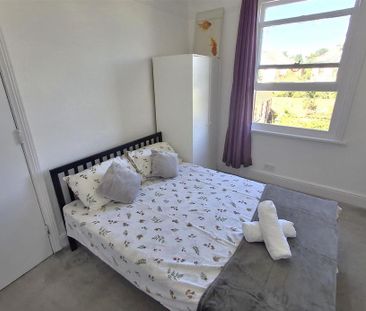 10 bedroom house share to rent - Photo 1
