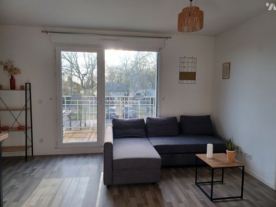 Dans résidence récente, 2 pièces loué meublé avec 2 stationnements. - Photo 1