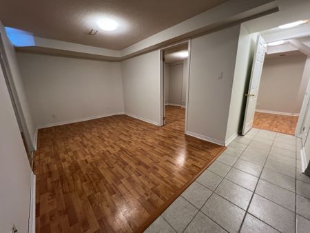 For Lease - 13 Grosbeak Crescent Unit# Basement, Toronto, Ontario - Photo 2