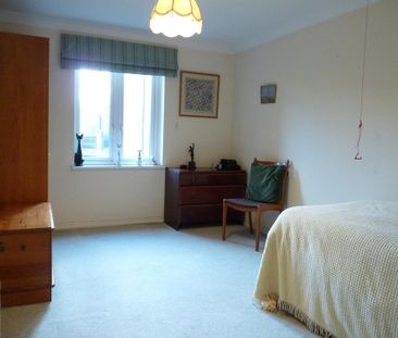 2 bedroom retirement property to rent - Photo 5