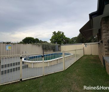 Charming Minto Family Home with Sparkling Swimming Pool - Photo 2
