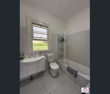 Popular South Hill - Views over town - Photo 6