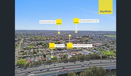 STYLISH BRICK HOME WITH SPACE, COMFORT & LOCATION - Photo 5