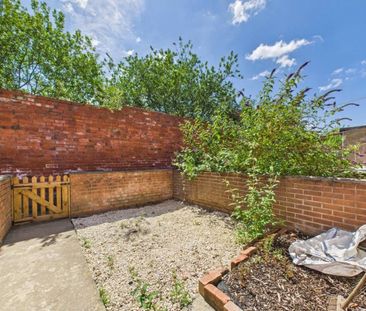 Vernon Avenue, Old Basford, Nottingham, Nottinghamshire, NG6 - Photo 4